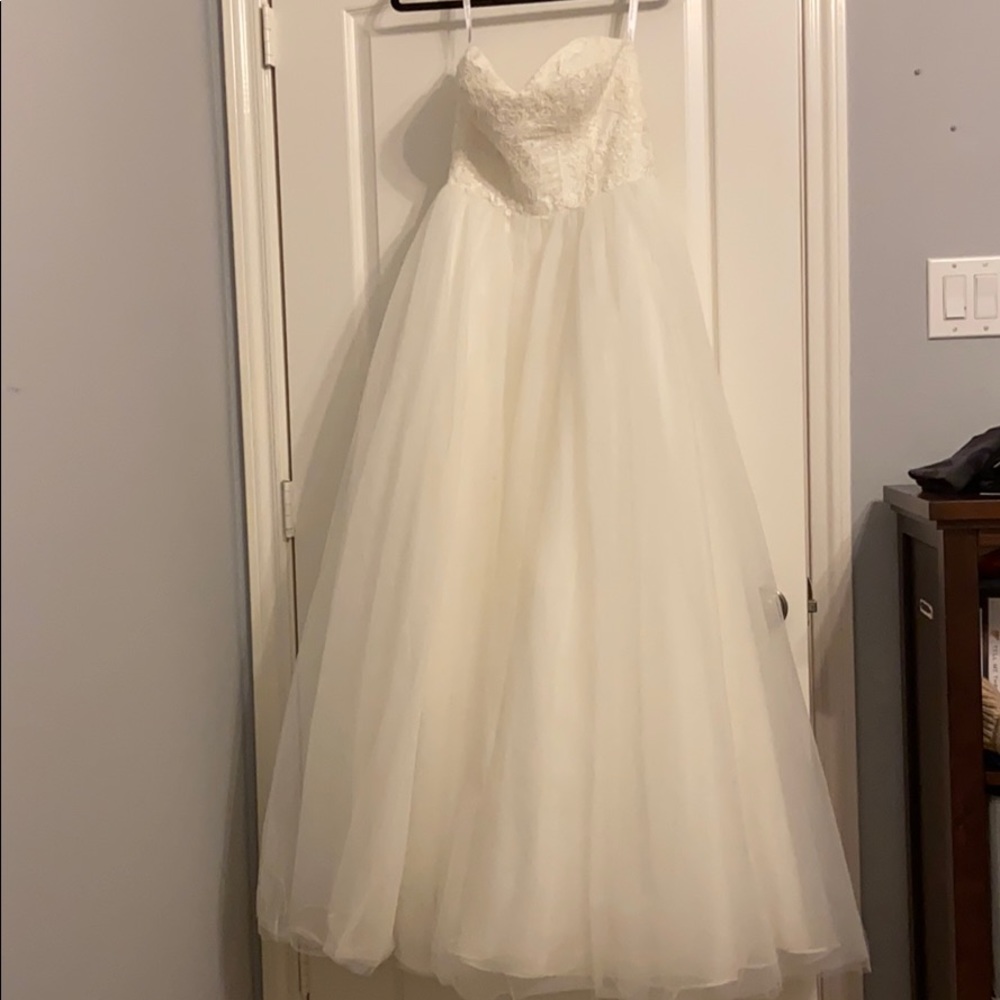 Wedding dress